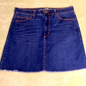 EUC Universal Threads Denim Skirt w/Raw Hem. Sz 10